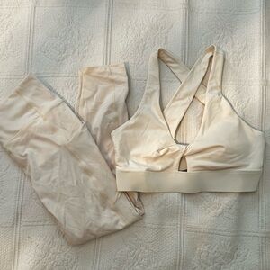 FABLETICS Cream Sports Bra Size Medium NWT